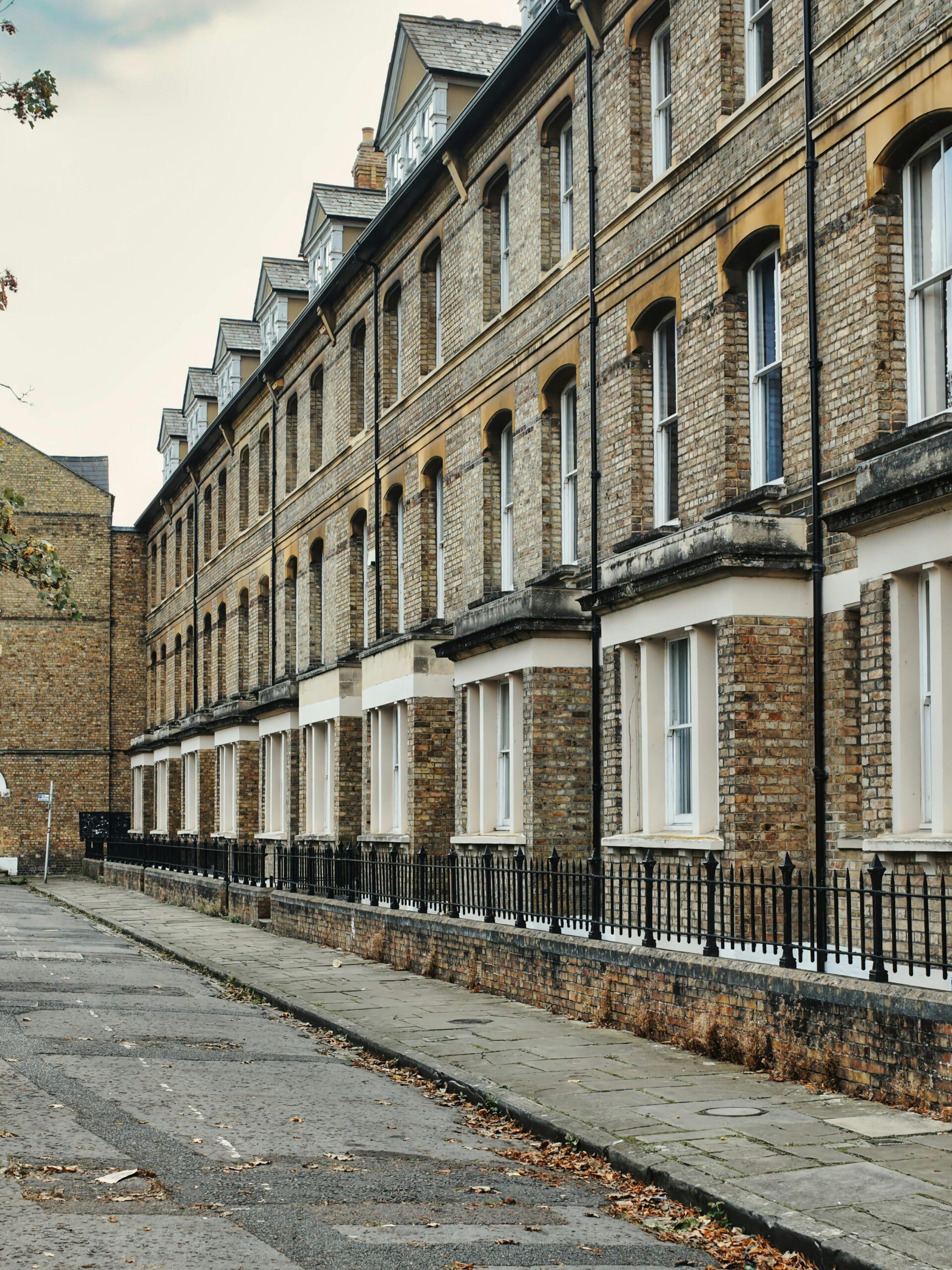 Charming Victorian-style terraced houses in Oxford, UK, showcasing classic architecture.